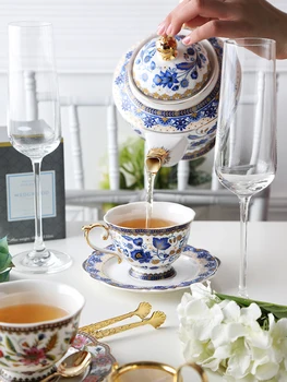 Europos kaulų kinijos arbatos rinkinys, kavos rinkinys Amerikos kavos puodelio nustatyti Britų šeimos geriausiu draugu popietę Camellia taurės plokštė